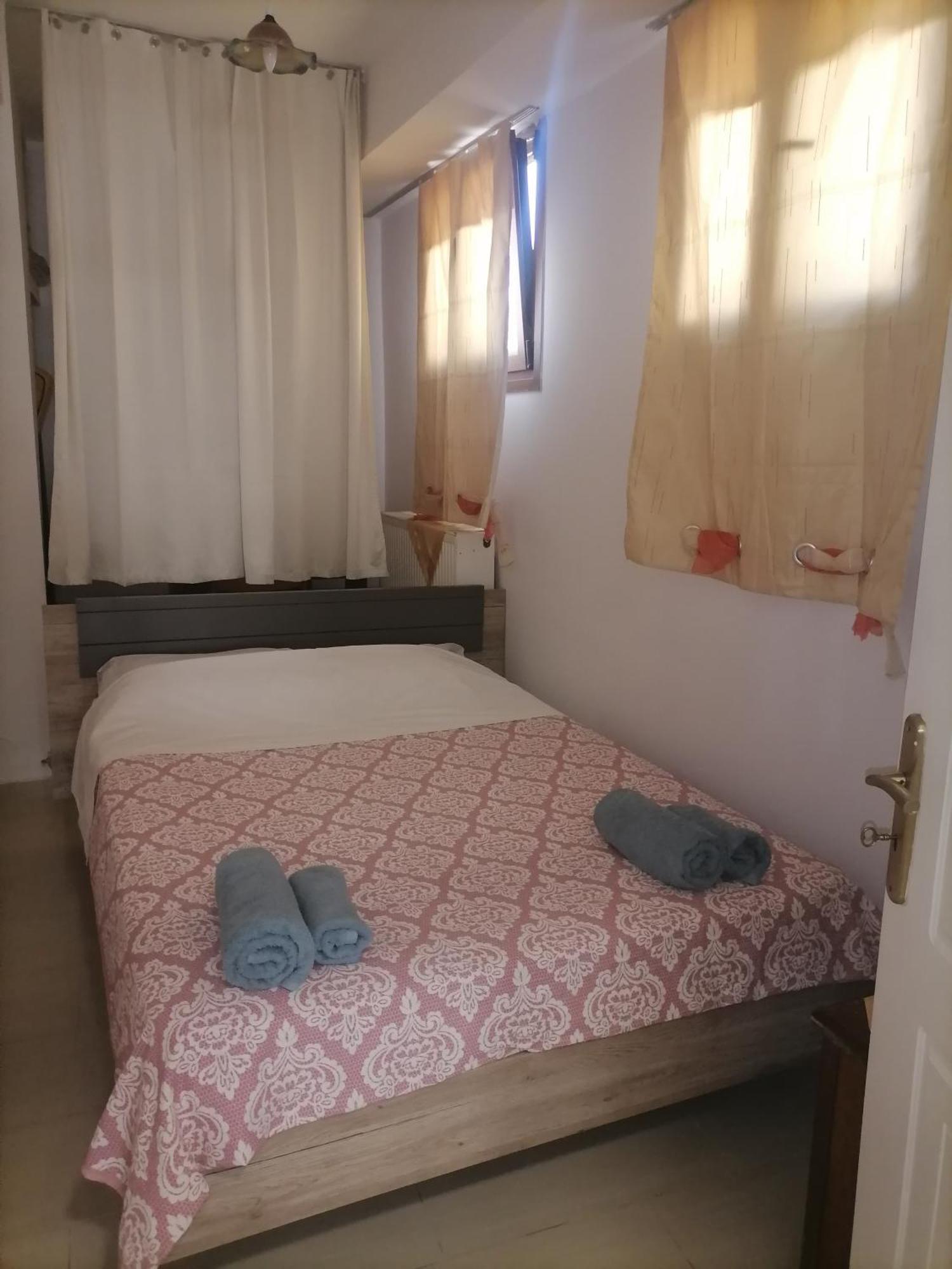 Pergamos Apartment Mytilene ภายนอก รูปภาพ